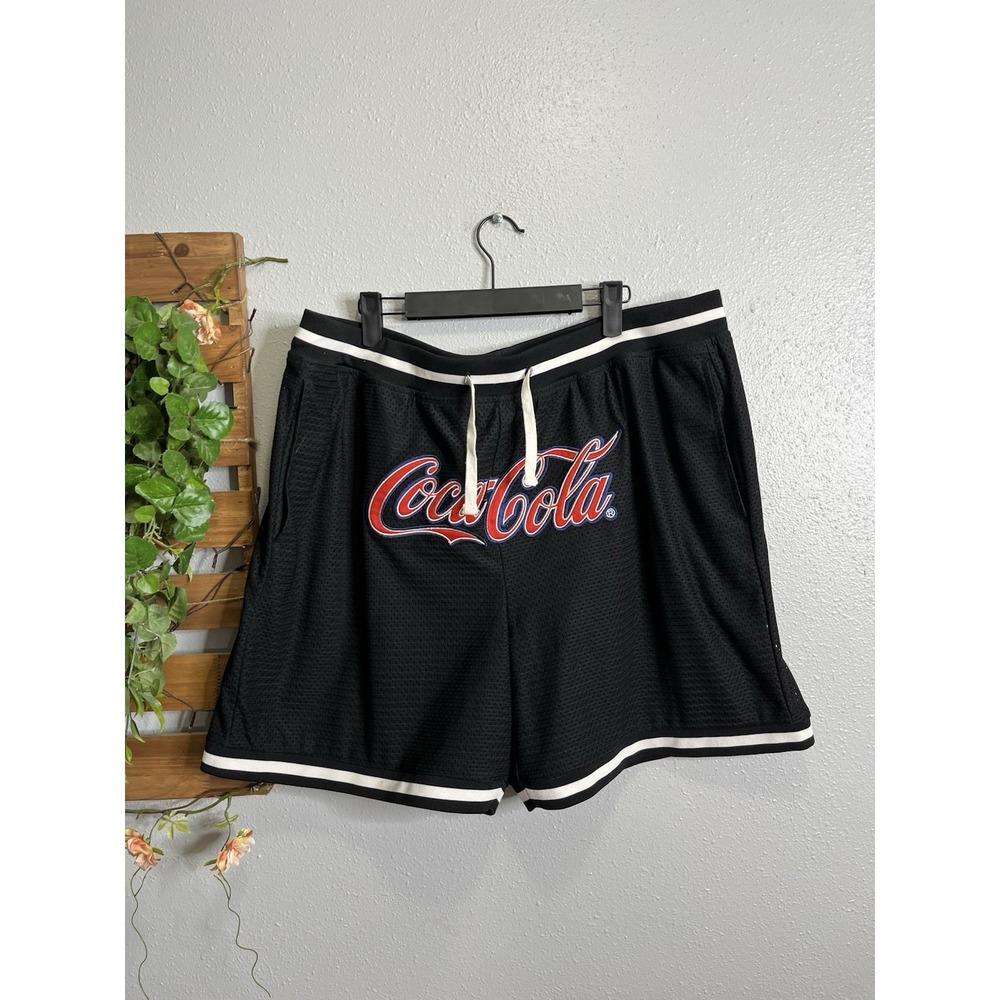 Forever 21 Coca Cola Shorts Size 2XL black‎ red